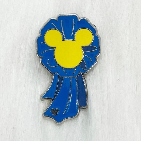 🔮 5/$25‎ Disney Mickey Blue Ribbon Pin - Picture 1 of 2